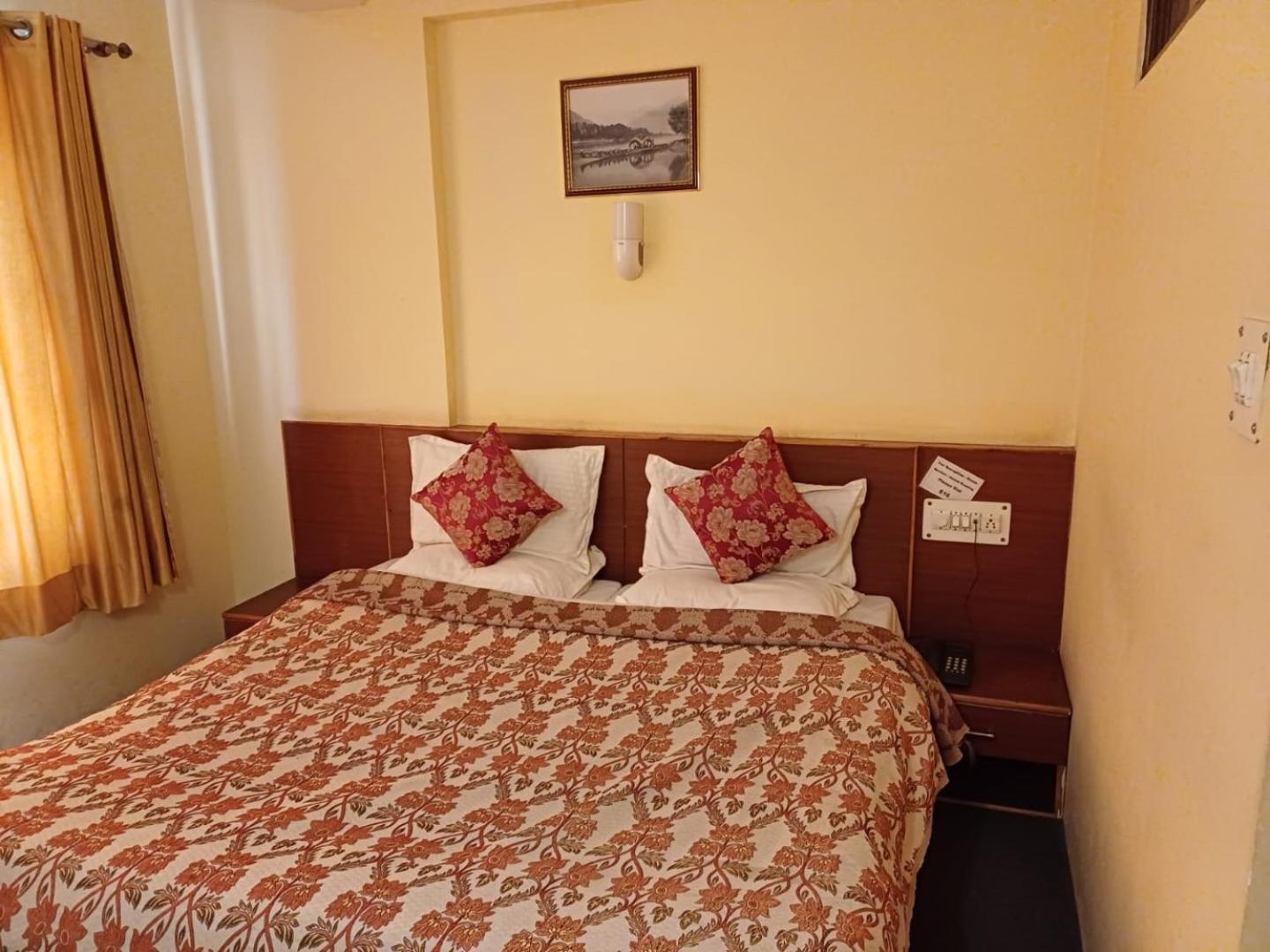 Hotel Town Centre , Srinagar Eksteriør bilde